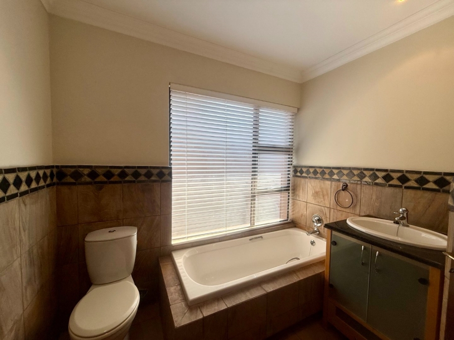 4 Bedroom Property for Sale in Pecanwood Estate North West